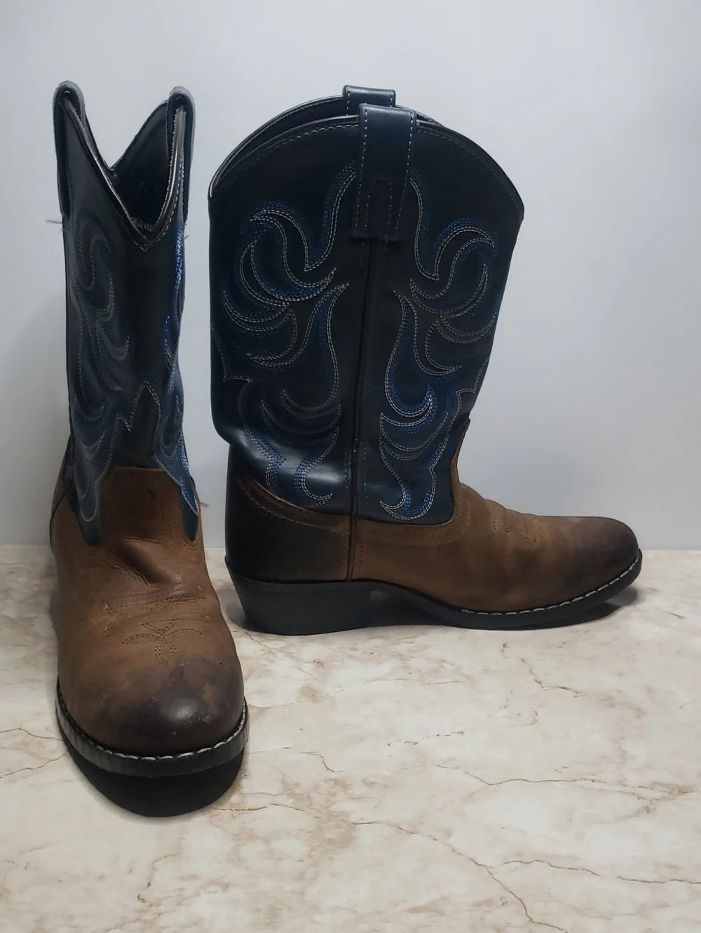 Cody James Western Boots - Brown Leather with Blue Shaft Youth Size 4